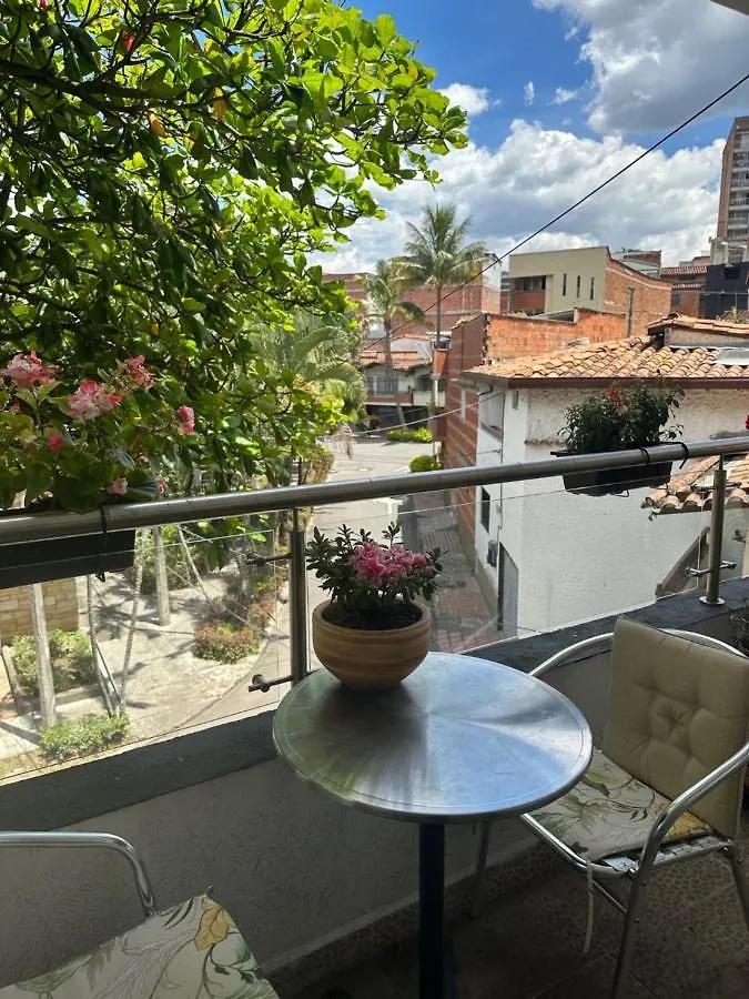 Casa Del Arbol Apto. 301 Medellin