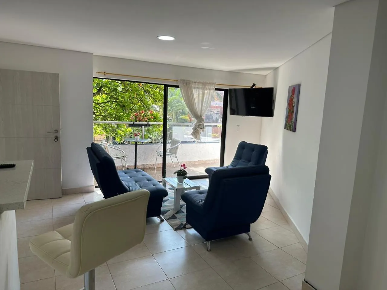 Casa Del Arbol Apto. 301 Medellin 0*,